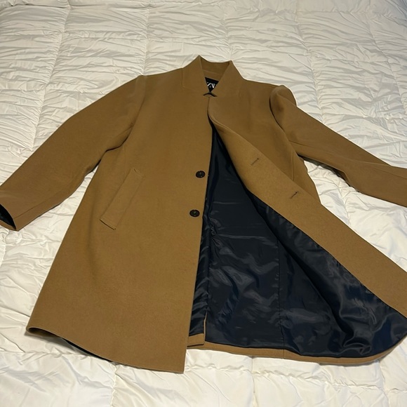 This winter coat is ideal for men with style.